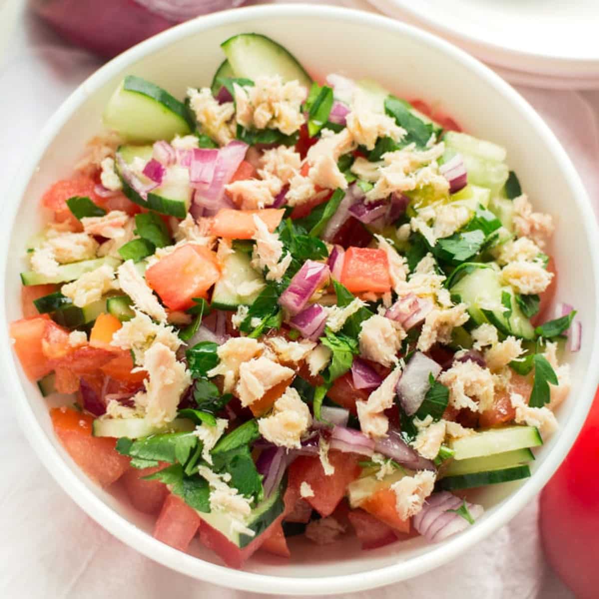 Easy Summer Tuna Cucumber Tomato Salad: Perfect Picnic Side